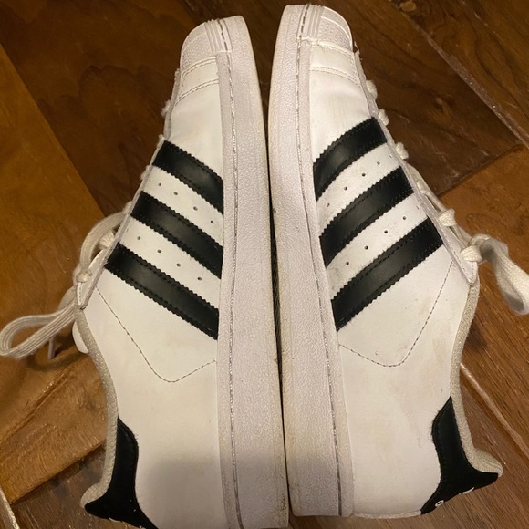 Slightly worn - Picture 2 of 5